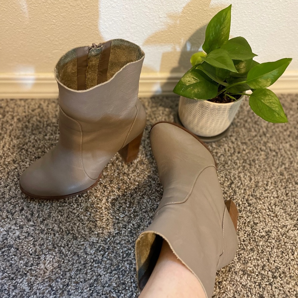 Chinese laundry gray ankle boots